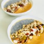 Mon smoothie bowl - Banane, mangue, ananas, graines de chia et coco