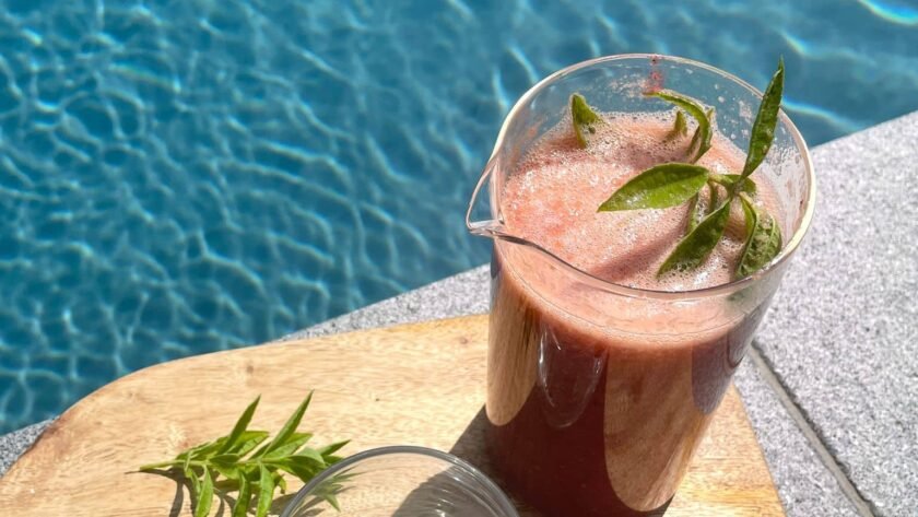 Limonade pêches, framboises et verveine • Leslie en Cuisine