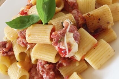 Rigatoni courts à la saucisse italienne - Tomates cerises