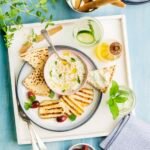 Tzatziki / Halloumi grillé et olives de Kalamata - Recette grecque