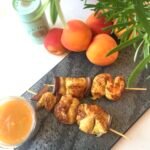 Brochettes de poulet et chutney d'abricot