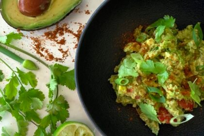 Guacamole -Le guacamole comme au Mexique ! Recette de Leslie en cuisine
