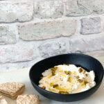 Labneh aux pistaches torréfies et hibiscus