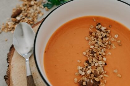 Soupe poivrons et fromage ail et fines herbes • Leslie en Cuisine