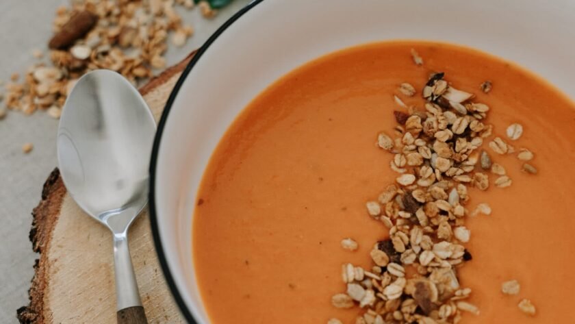 Soupe poivrons et fromage ail et fines herbes • Leslie en Cuisine