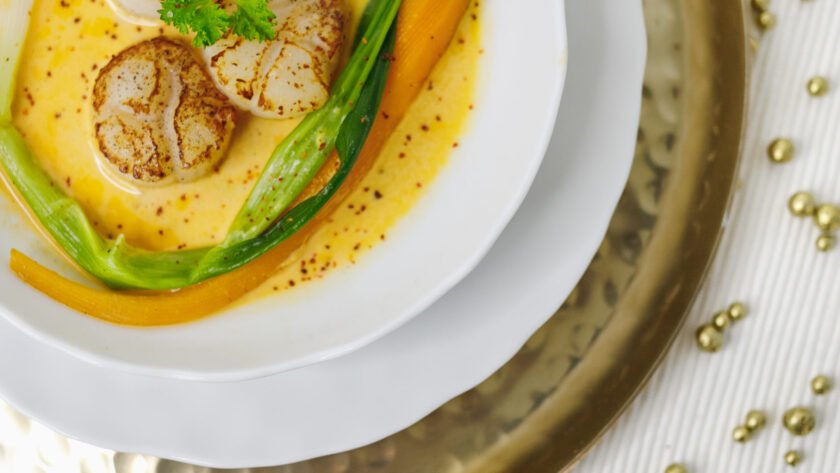 Saint-Jacques aux petits légumes • Leslie en Cuisine