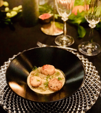 Noix de Saint-Jacques aux chiconnettes confites, sauce au Noilly-Prat