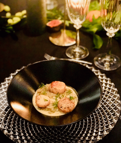 Noix de Saint-Jacques aux chiconnettes confites, sauce au Noilly-Prat