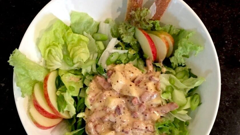 Salade aux lardons - Une belle salade qui tient au corps pour l'hiver !