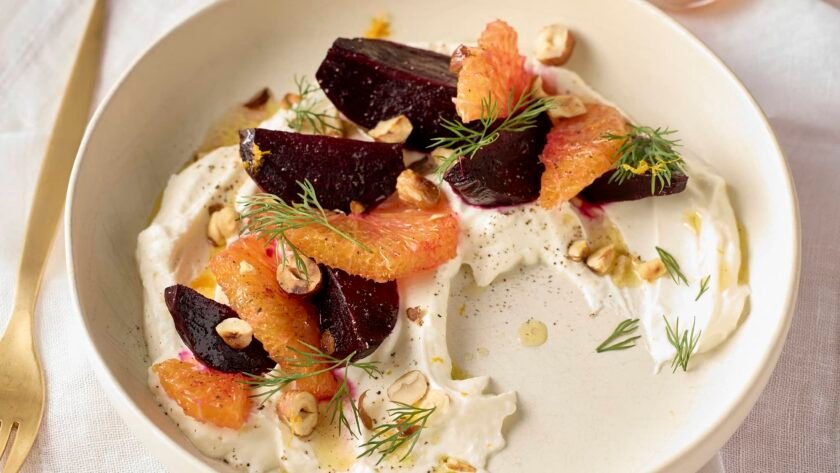 Salade betteraves, oranges sanguines et labneh • Leslie en Cuisine