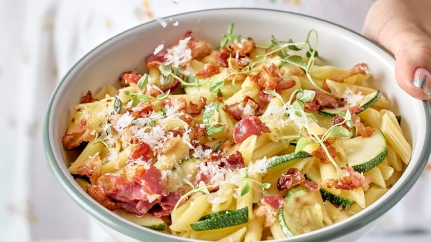 Ditaloni aux baby courgettes et pancetta au poivre • Leslie en Cuisine