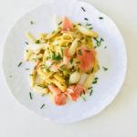 Tagliatelle fraîches, beurre citronné, asperges et saumon fumé • Leslie en Cuisine