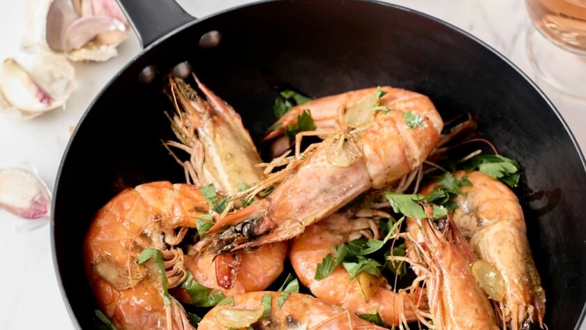 Grosses crevettes sautées à l'ail et au persil • Leslie en Cuisine