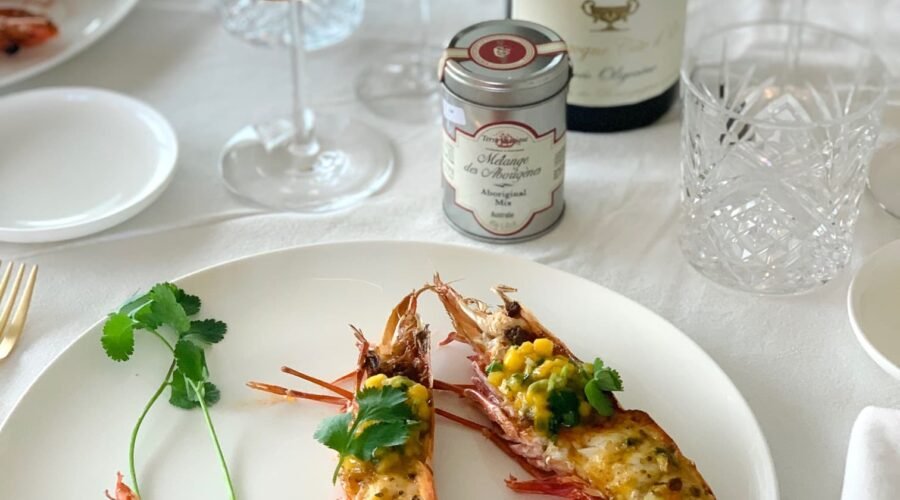 Gambas grillées au beurre corail / Condiment mangue passion