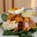 Mini gaufres de patate douce, Tête de Moine AOP, bacon et oeufs mollets • Leslie en Cuisine