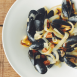 Moules vin blanc - Chorizo - Piment d'Espelette