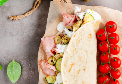 Piadine Mortadella Bologna, stracciatella, olives vertes et courgettes poêlées • Leslie en Cuisine