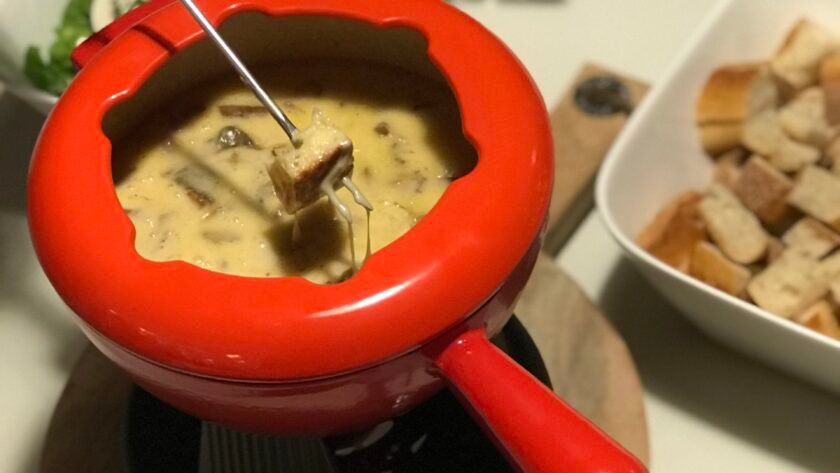 Fondue Savoyarde aux Cèpes - La classique fondue au fromage avec des cèpes