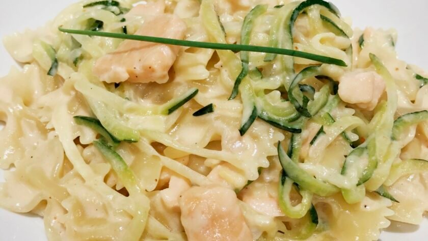 Farfalle saumon fumé et spaghetti de courgette