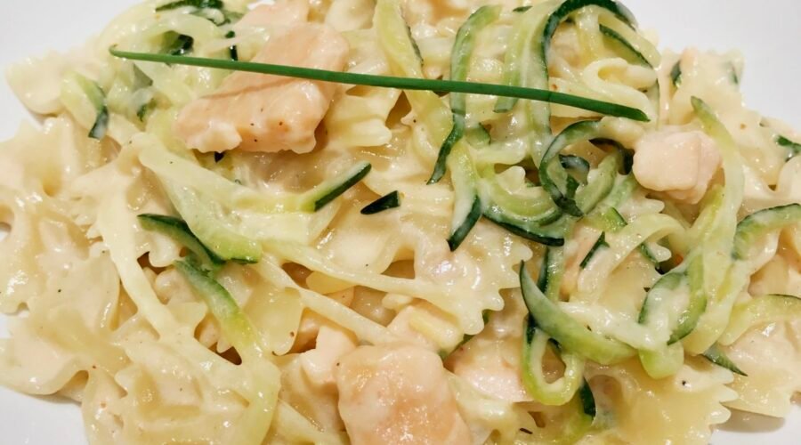 Farfalle saumon fumé et spaghetti de courgette