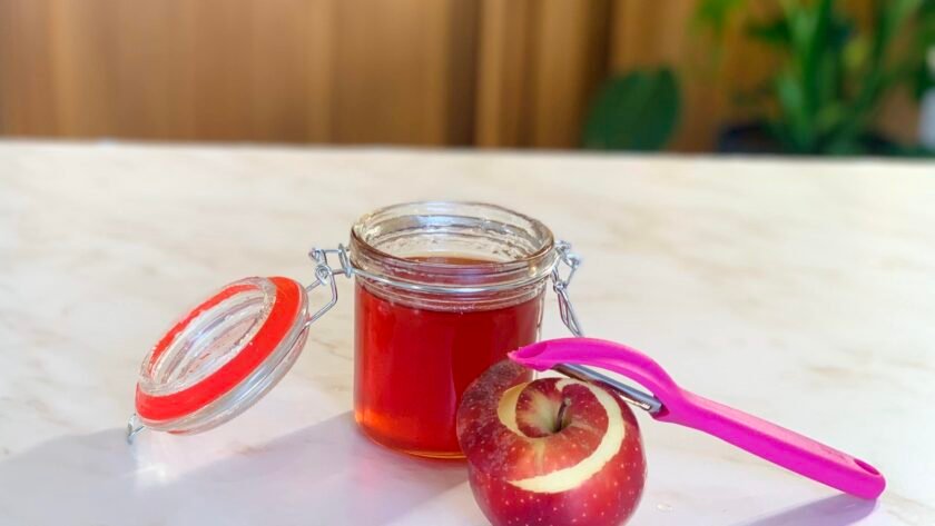 Gelée épicée avec épluchures et trognons de pommes • Leslie en Cuisine