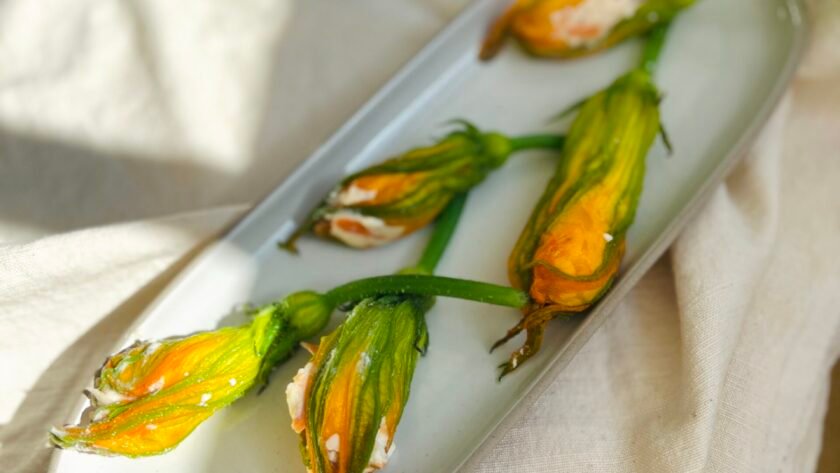 Fleurs de courgettes farcies • Leslie en Cuisine