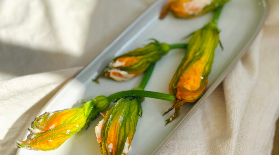 Fleurs de courgettes farcies • Leslie en Cuisine