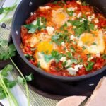Oeufs à la tomate et feta ou chakchouka • Leslie en Cuisine