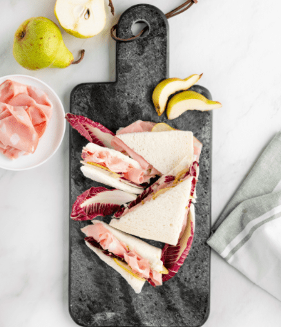Tramezzini Mortadella Bologna IGP, poire et salade de trévise • Leslie en Cuisine