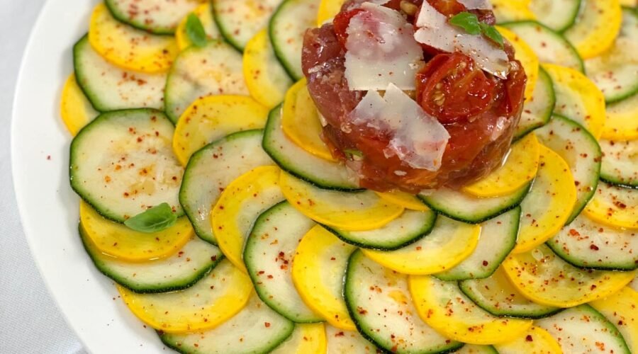 Carpaccio de courgettes vertes & jaunes et tartare de thon mariné