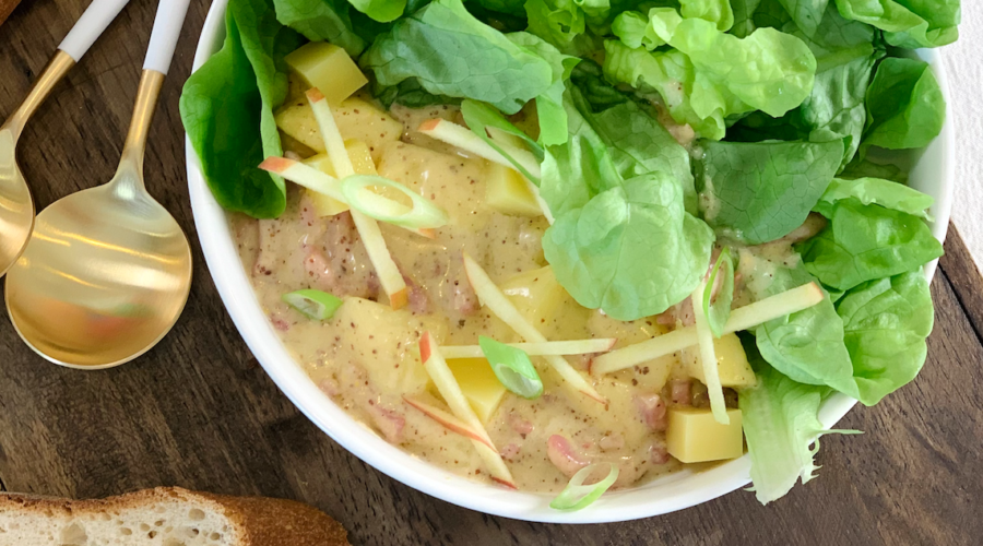 Frisée lardon, pomme, Emmental et moutarde à l’ancienne •Leslie en Cuisine
