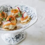 Blinis dos de truite et crème mangue • Leslie en Cuisine