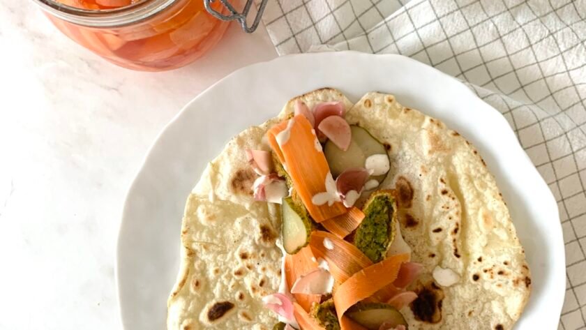 Wraps Falafel sauce Tahini et légumes pickels