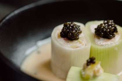 Cannelloni de poireaux, pancetta, chèvre & caviar • Leslie en Cuisine