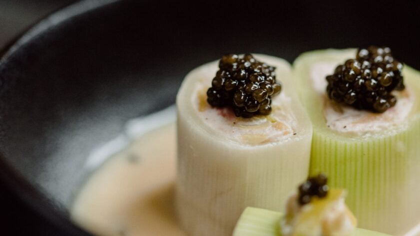 Cannelloni de poireaux, pancetta, chèvre & caviar • Leslie en Cuisine