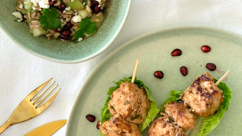 Brochettes de poulet mariné et salade croquante • Leslie en Cuisine