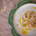 Carpaccio de noix de St-Jacques, agrumes, pistaches et poivre Timut • Leslie en Cuisine