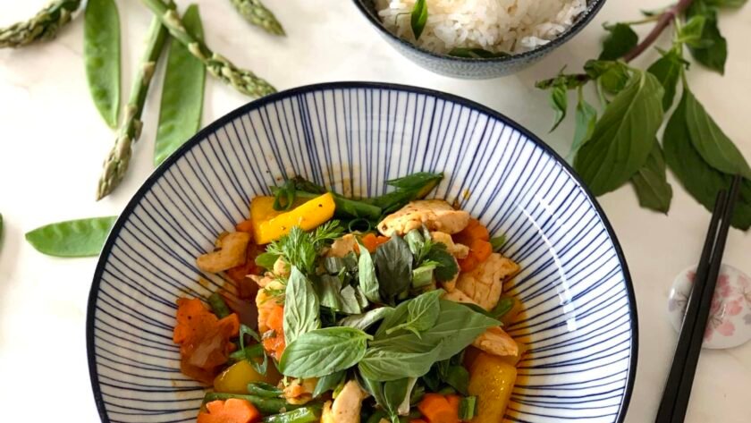 Poulet au basilic thaï • Leslie en Cuisine