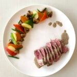 Roulé de bœuf aux petits légumes, pommes de terre en éventail
