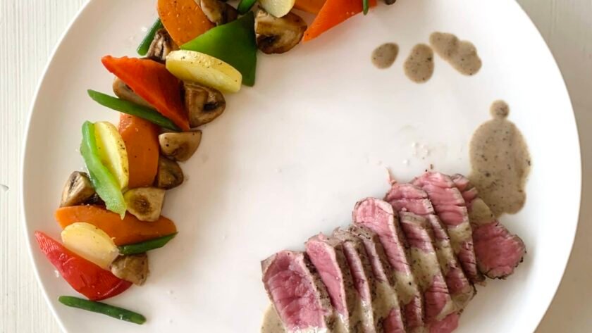 Roulé de bœuf aux petits légumes, pommes de terre en éventail