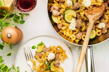 Caserecce à la saucisse, courgette, mozzarella et safran • Leslie en Cuisine