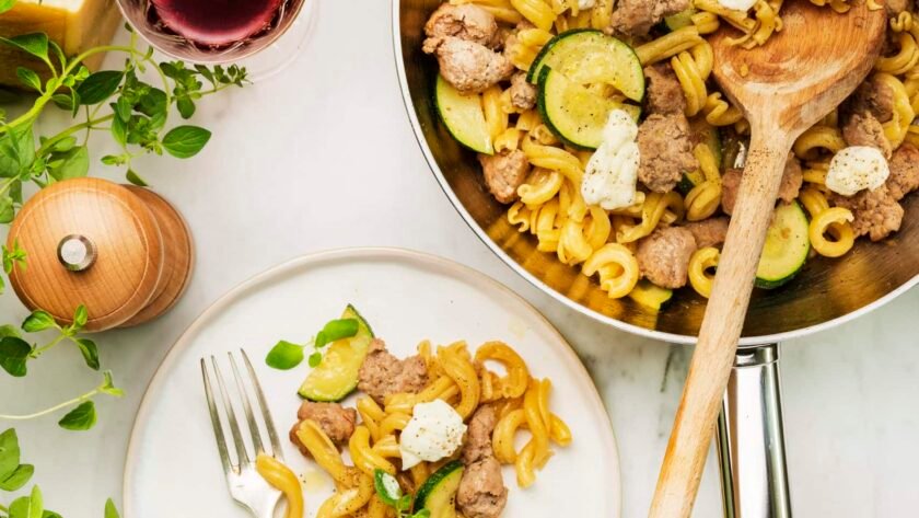 Caserecce à la saucisse, courgette, mozzarella et safran • Leslie en Cuisine