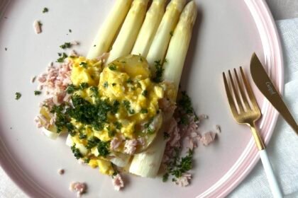 Asperges à la flamande • Leslie en Cuisine