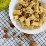 Rigatoni, crème de noix, poire & Bleu d’Adèle