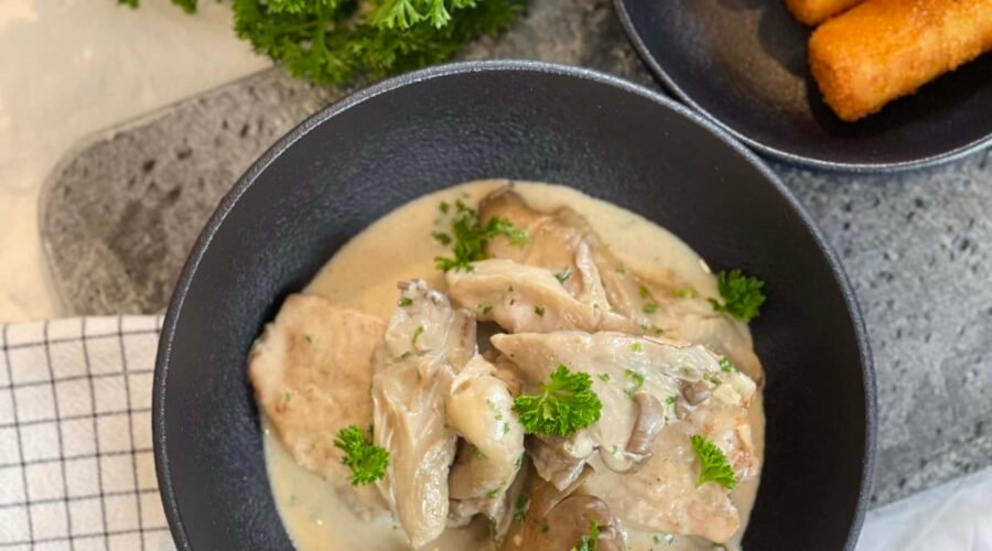 Sauté de veau - pleurotes à la crème et croquettes de pomme de terre