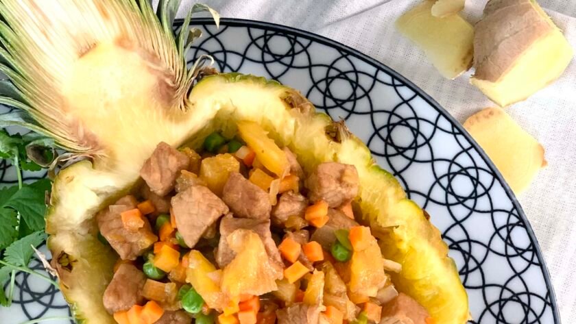 Porc sauté à l’ananas et riz blanc • Leslie en Cuisine