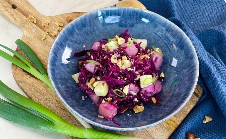 Salade tiède de pommes de terre et chou rouge • Leslie en Cuisine