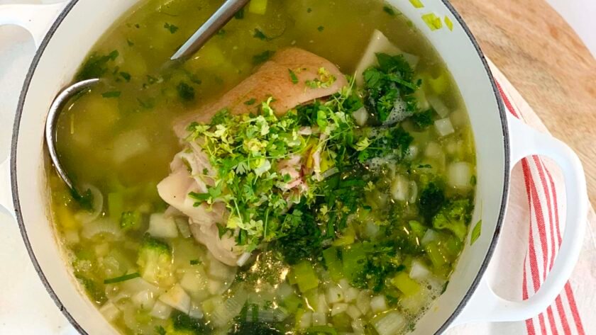 Minestrone d'hiver au jambonneau • Leslie en Cuisine