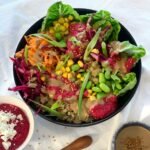 Quinoa bowl avec crudités et sauce sésame • Leslie en Cuisine
