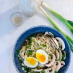 Ramen avec la carcasse d’un poulet • Leslie en Cuisine